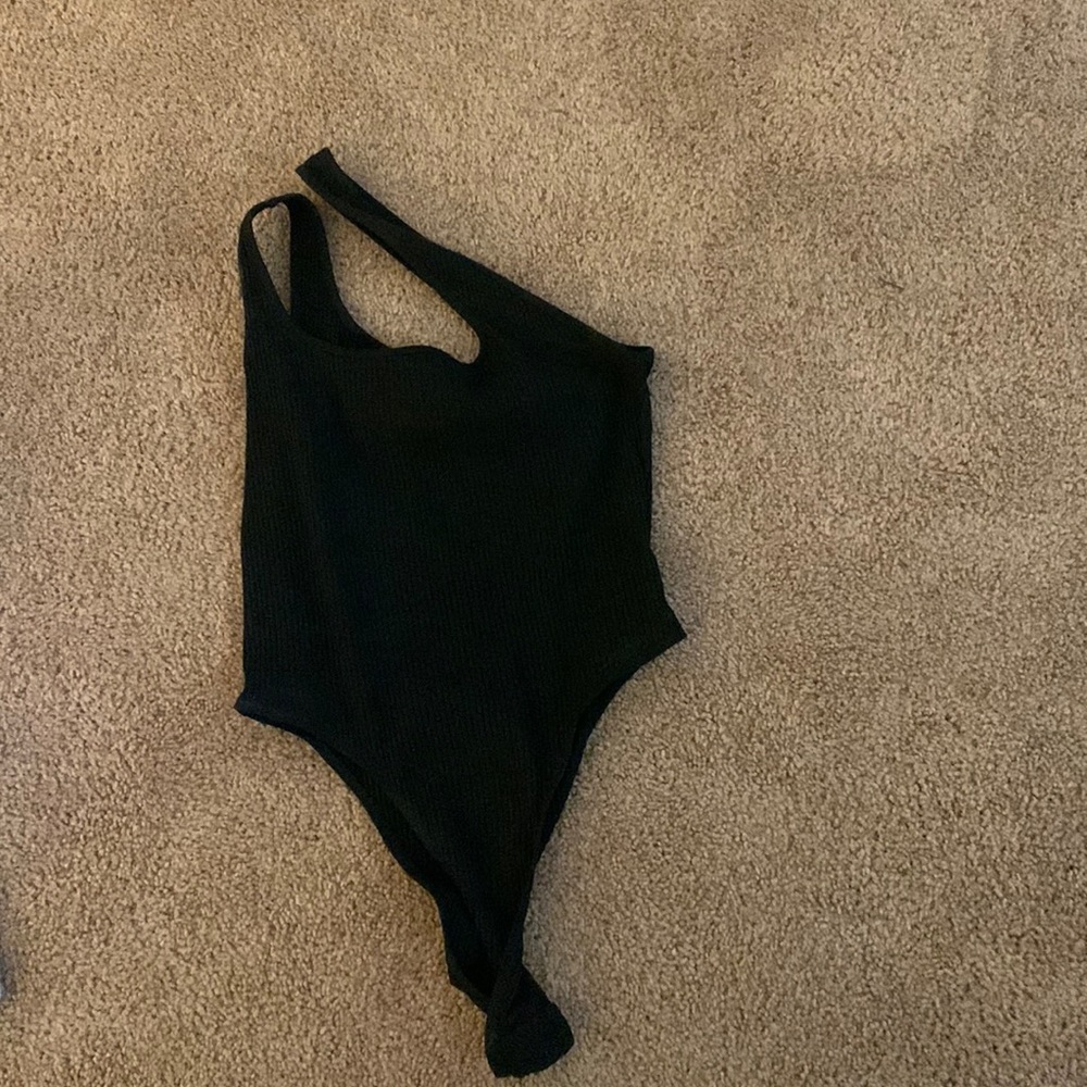 black asymmetrical ribbed bodysuit size medium
